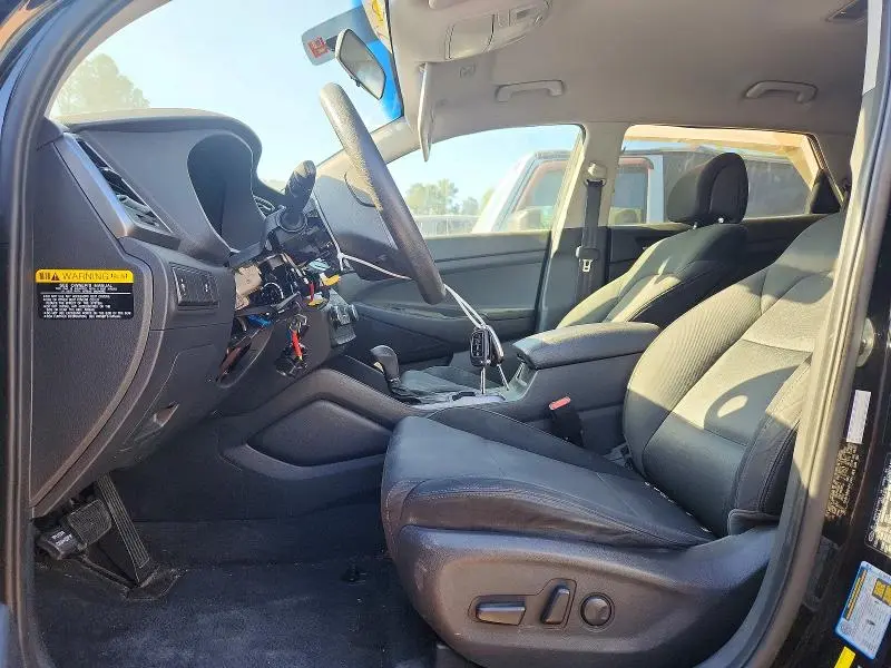 2016 HYUNDAI TUCSON SE  