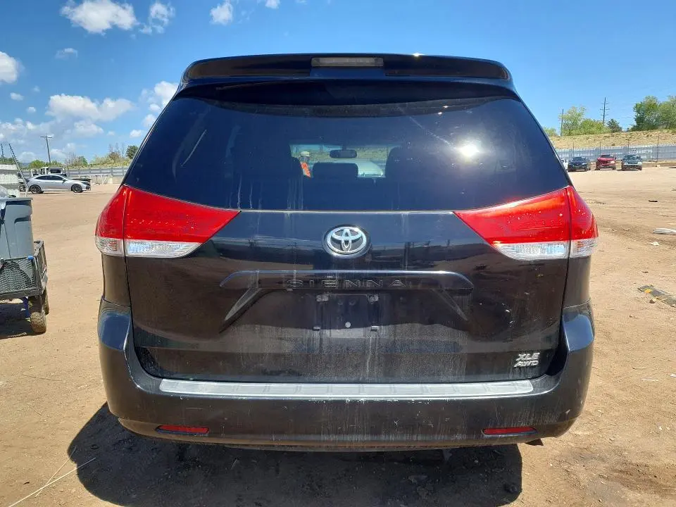 2011 TOYOTA SIENNA XLE 7-PASSENGER  