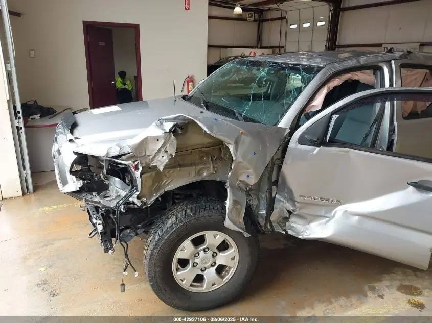 2015 TOYOTA TACOMA BASE V6