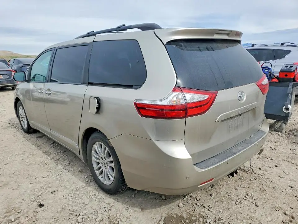 2015 TOYOTA SIENNA XLE 8-PASSENGER  