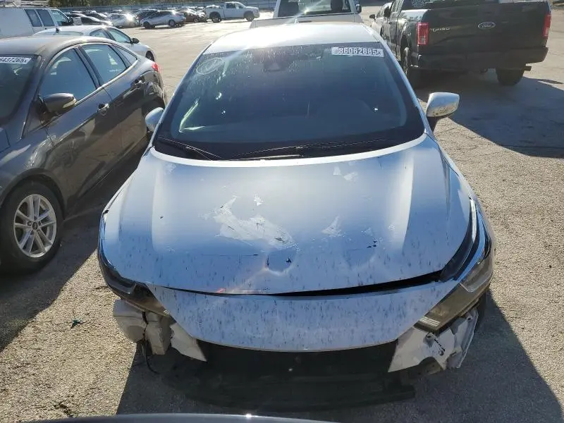 2024 NISSAN VERSA SV  