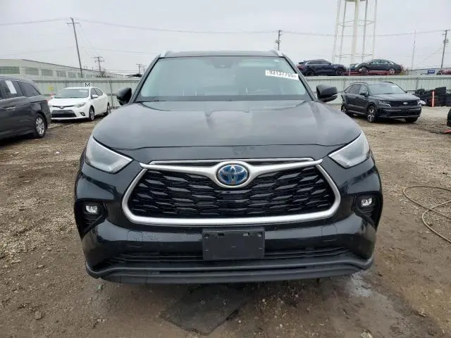 2022 TOYOTA HIGHLANDER HYBRID XLE  