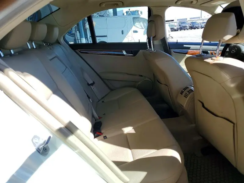 2011 MERCEDES-BENZ C 300  