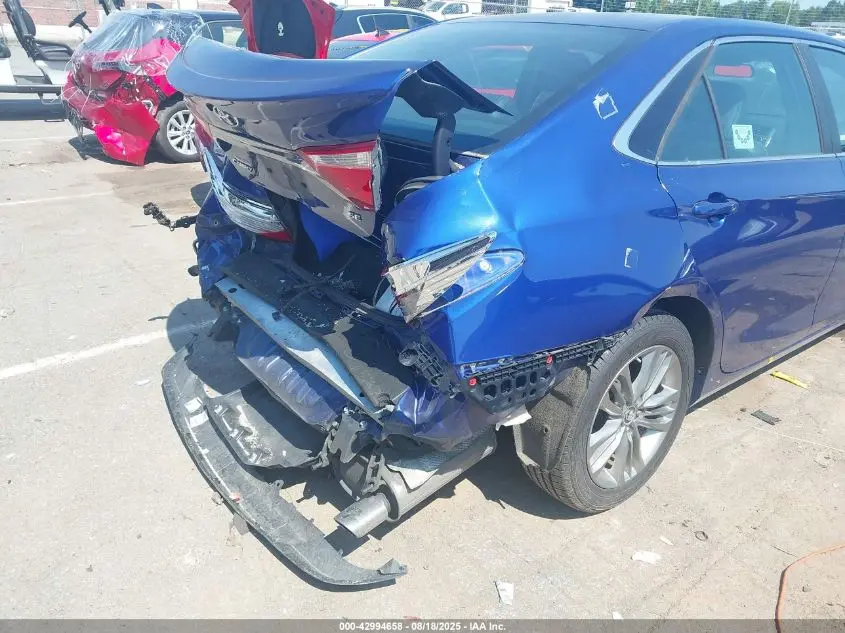2016 TOYOTA CAMRY SE