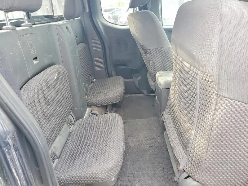 2015 NISSAN FRONTIER SV V6  