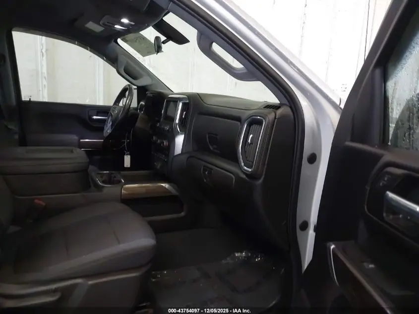 2021 CHEVROLET SILVERADO 1500 4WD  SHORT BED RST