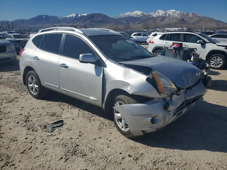 2011 NISSAN ROGUE S  