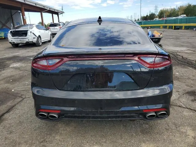 2019 KIA STINGER GT2  