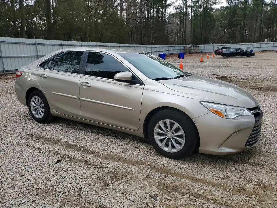 2015 TOYOTA CAMRY LE  