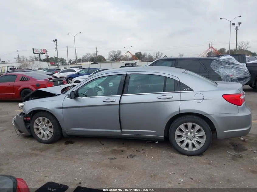 2014 CHRYSLER 200 LX