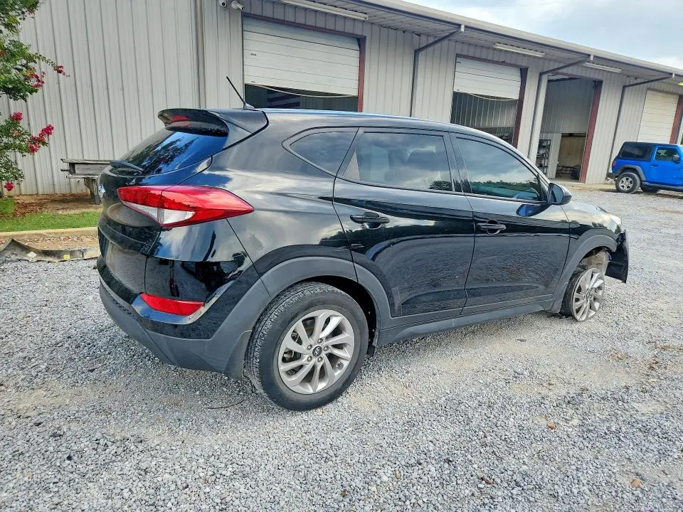 2018 HYUNDAI TUCSON SE  