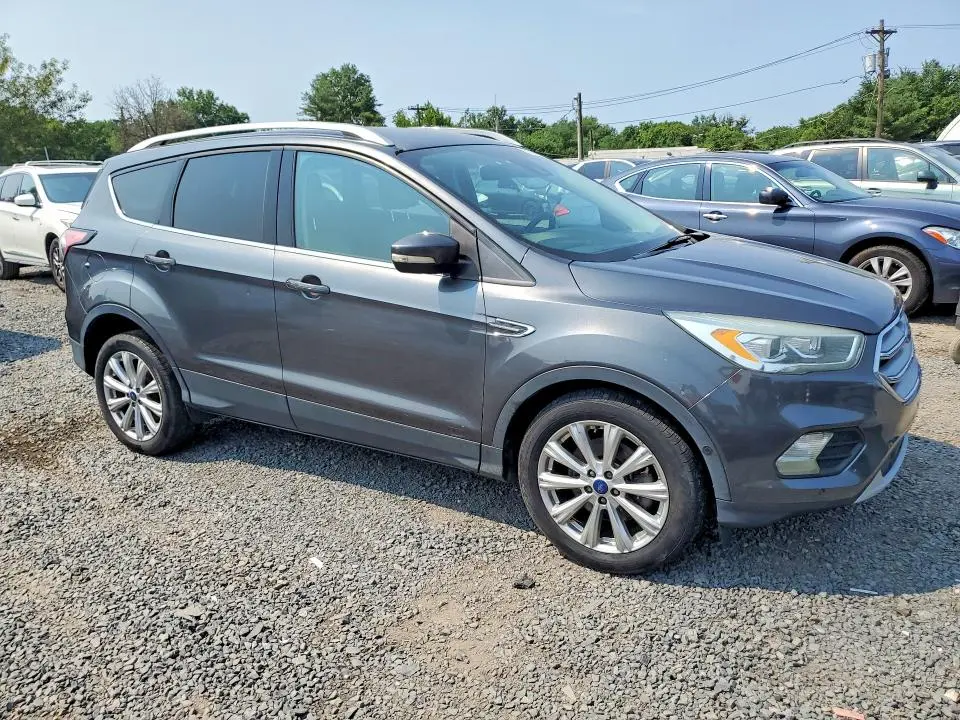2017 FORD ESCAPE TITANIUM  