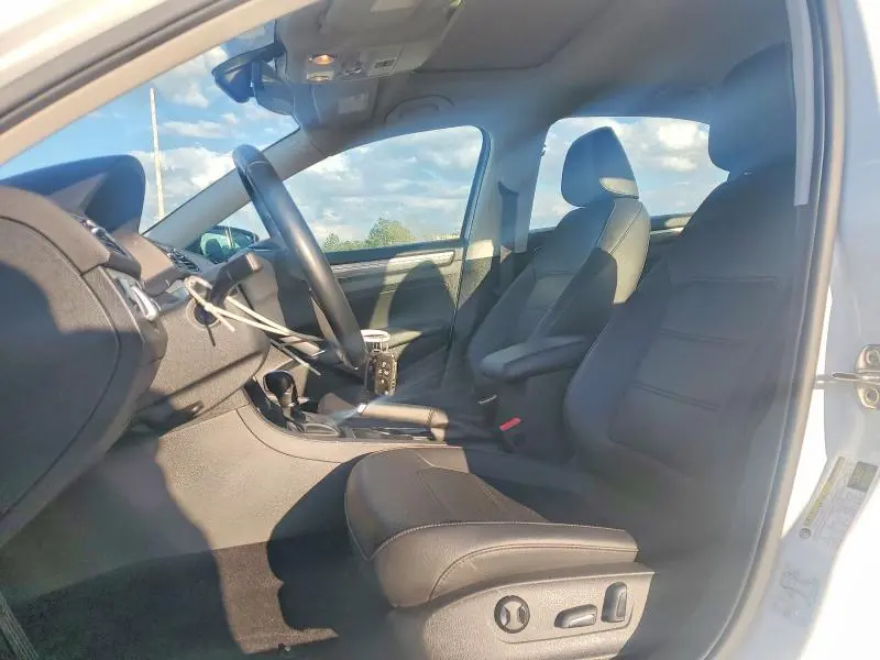 2018 VOLKSWAGEN PASSAT SE  