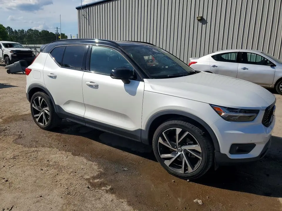 2021 VOLVO XC40 T5 R-DESIGN  