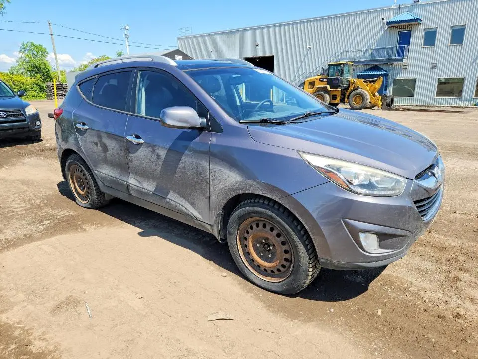 2015 HYUNDAI TUCSON SE  