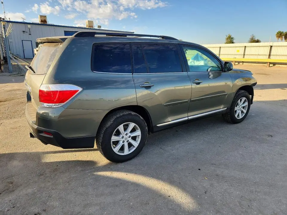 2013 TOYOTA HIGHLANDER PLUS  