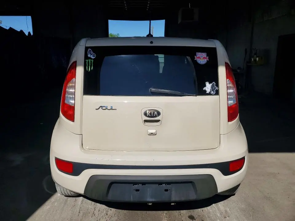 2013 KIA SOUL +  