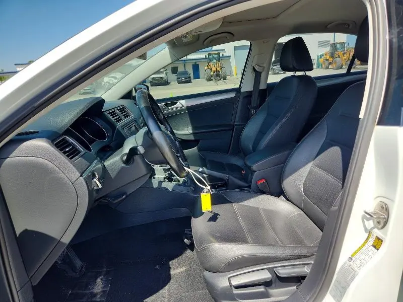 2017 VOLKSWAGEN JETTA SE  