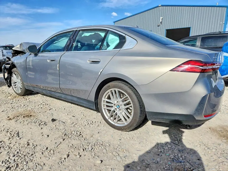 2024 BMW 530 XI  