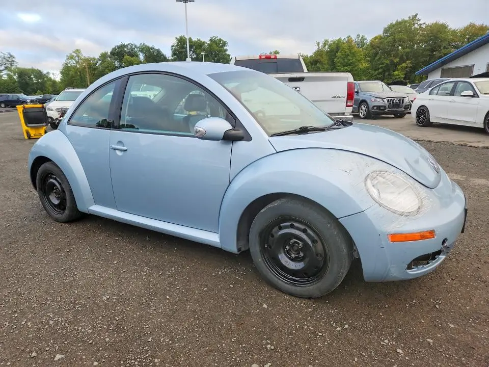 2010 VOLKSWAGEN NEW BEETLE   