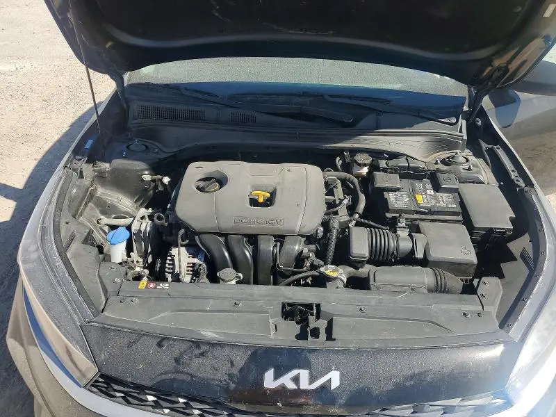 2023 KIA FORTE LXS  