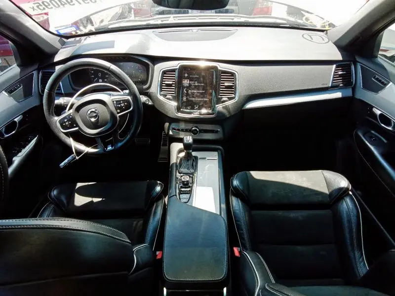 2018 VOLVO XC90 T6