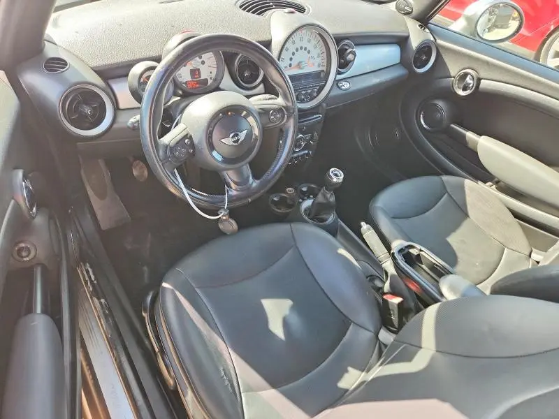 2011 MINI COOPER   