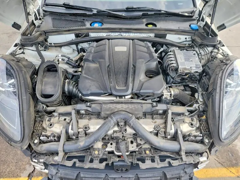 2024 PORSCHE MACAN S  