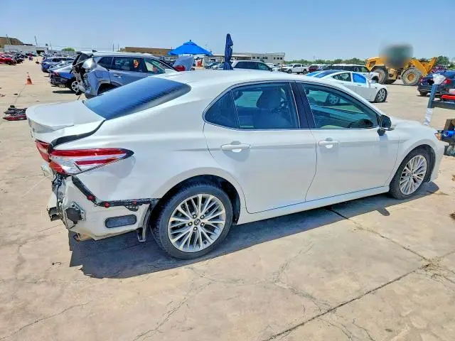 2019 TOYOTA CAMRY XLE  