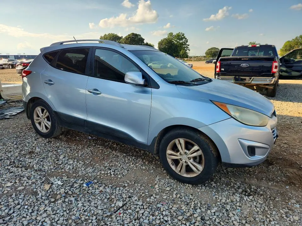 2011 HYUNDAI TUCSON GLS  