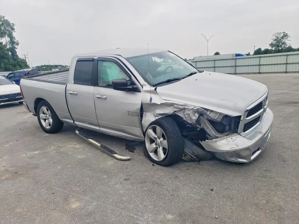 2013 RAM 1500 SLT  