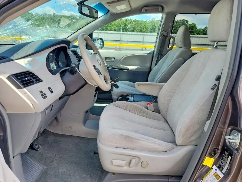 2012 TOYOTA SIENNA LE  