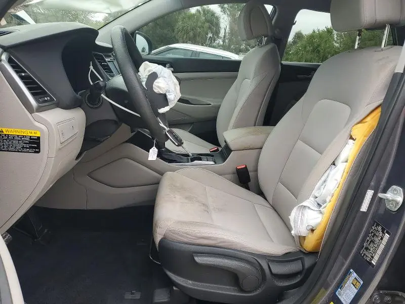 2018 HYUNDAI TUCSON SE  
