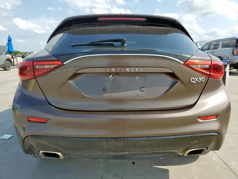 2017 INFINITI QX30 BASE  