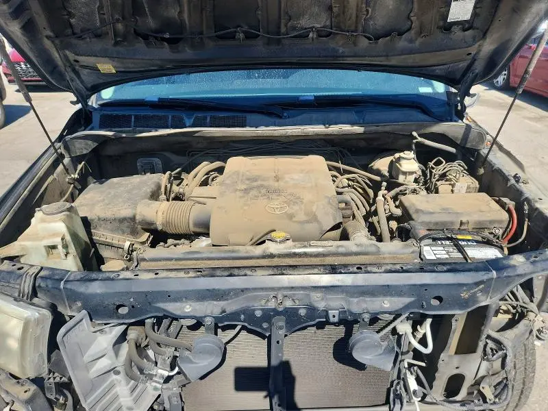 2013 TOYOTA TUNDRA CREWMAX SR5  