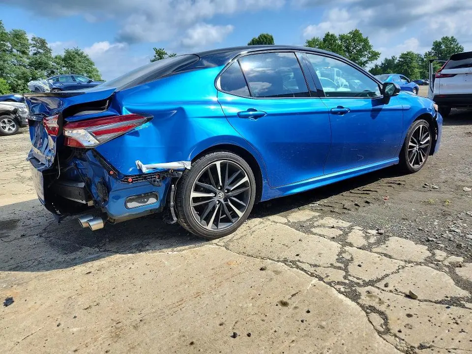 2018 TOYOTA CAMRY XSE  