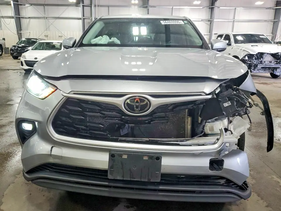 2022 TOYOTA HIGHLANDER LE  