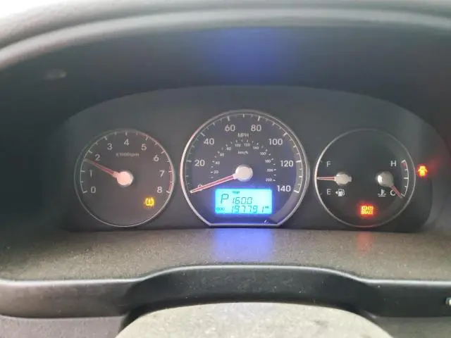 2011 HYUNDAI SANTA FE SE  