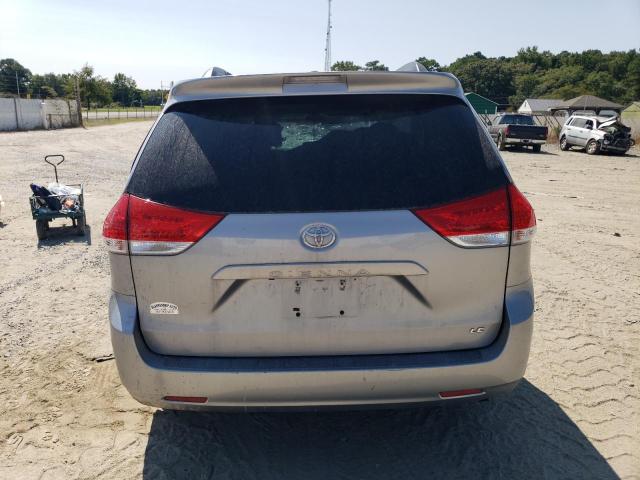 2011 TOYOTA SIENNA LE