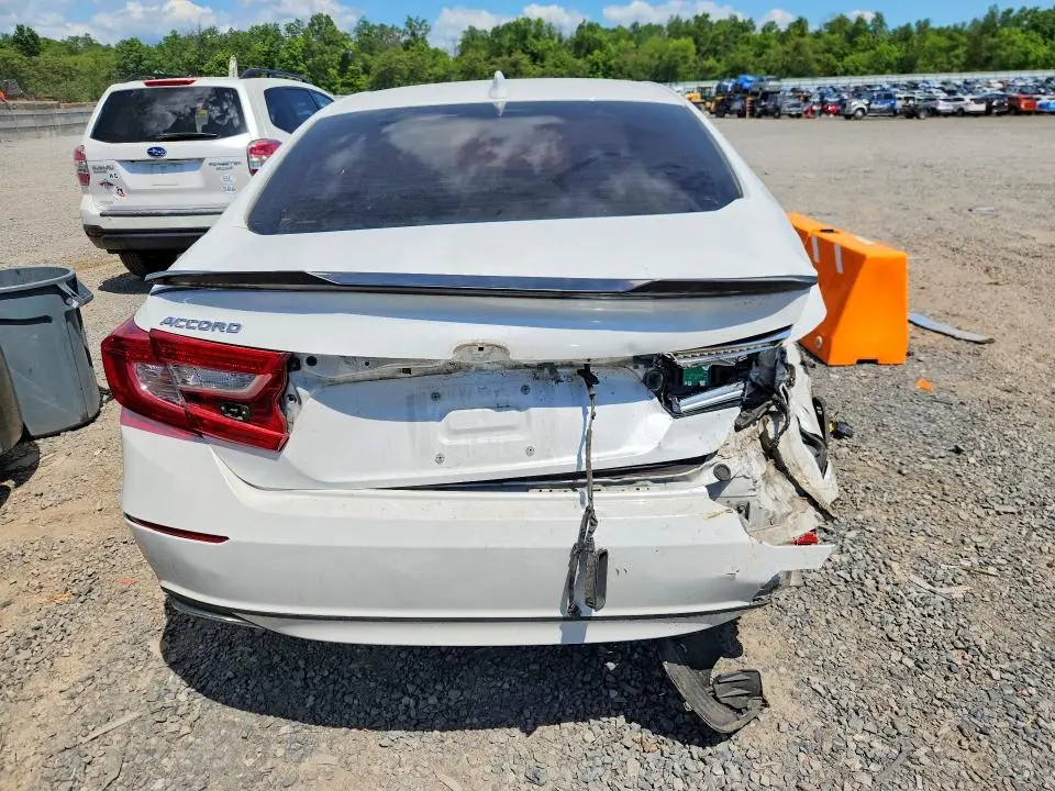 2018 HONDA ACCORD LX  