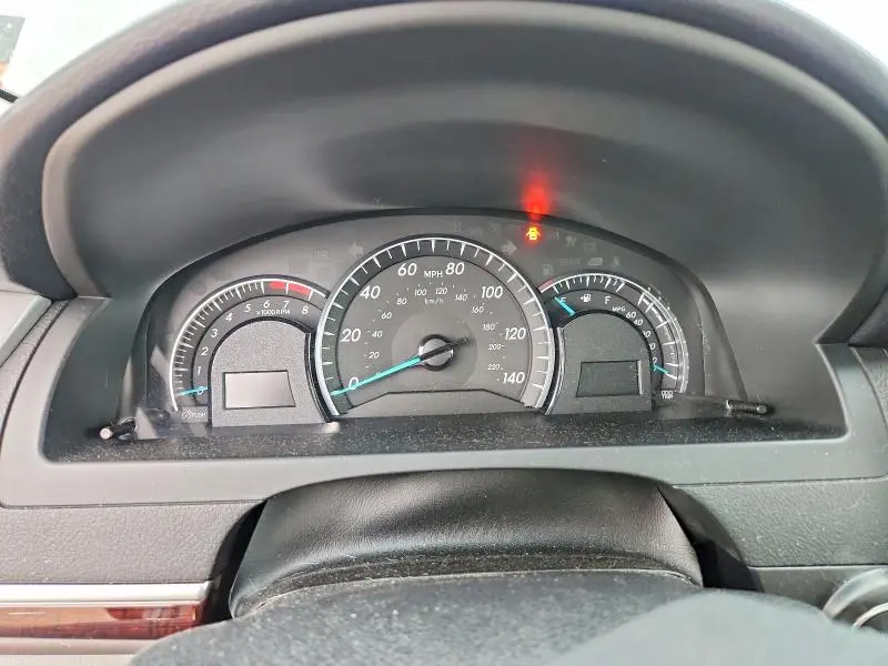 2014 TOYOTA CAMRY XLE V6  