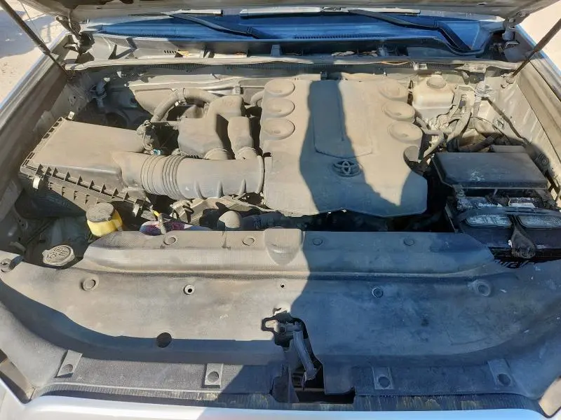 2010 TOYOTA 4RUNNER SR5  