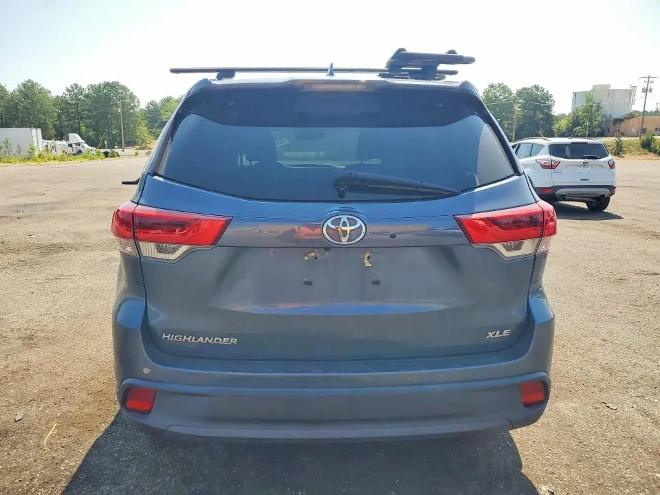 2019 TOYOTA HIGHLANDER XLE  