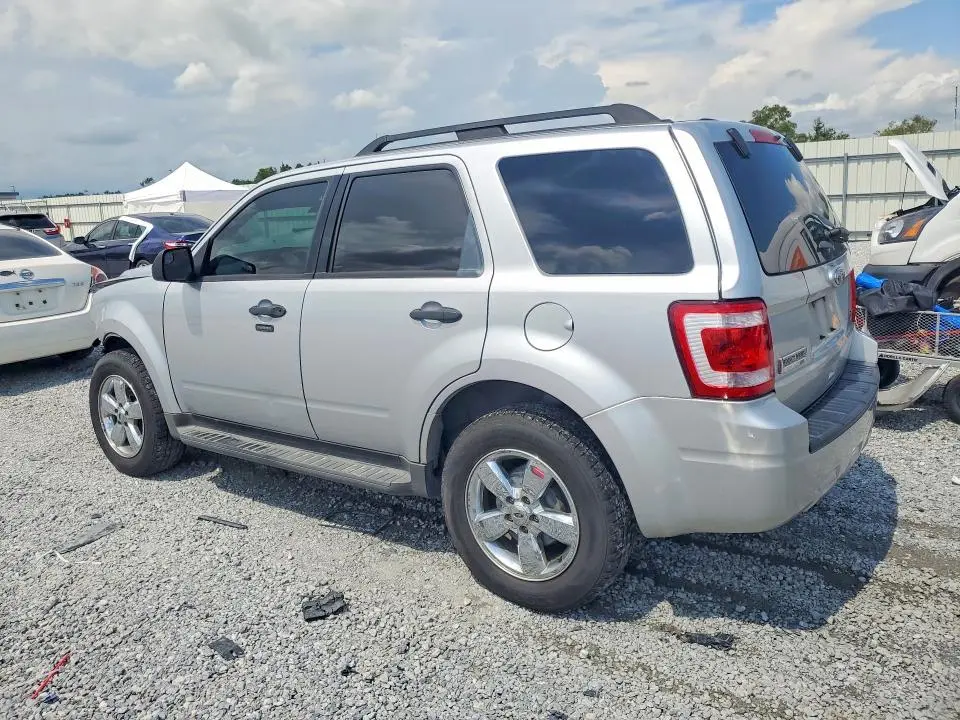 2011 FORD ESCAPE XLT  