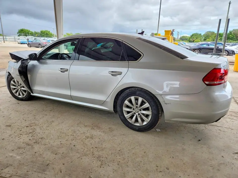 2015 VOLKSWAGEN PASSAT S  