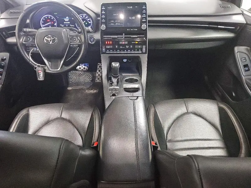 2019 TOYOTA AVALON XSE  