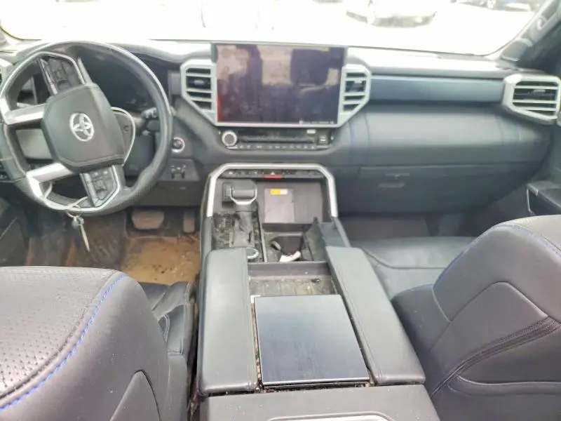 2024 TOYOTA TUNDRA PLATINUM  