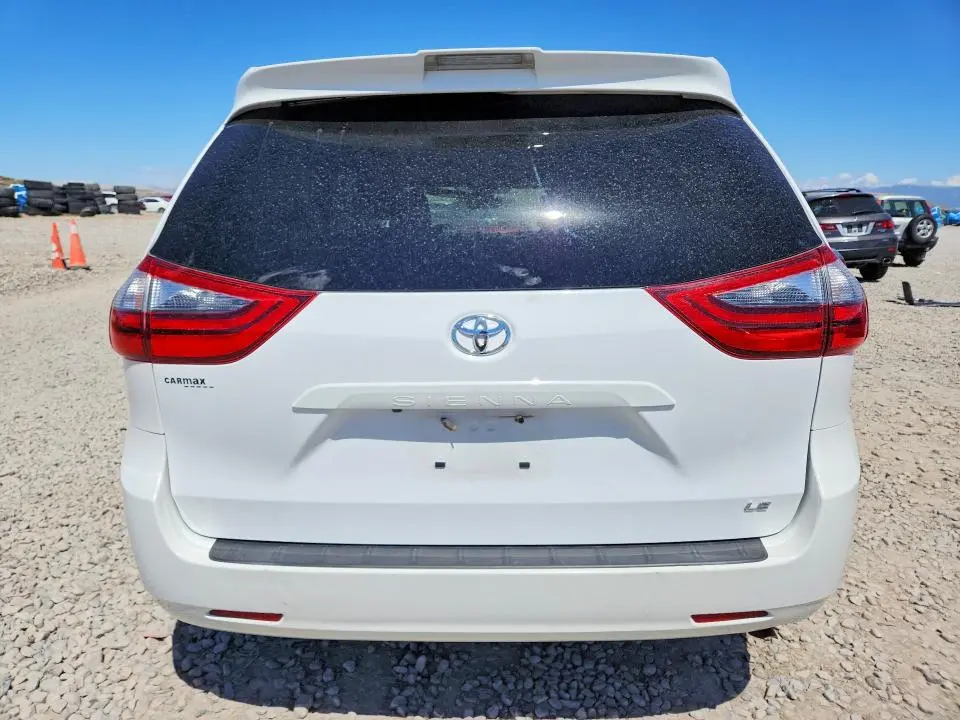 2020 TOYOTA SIENNA LE  