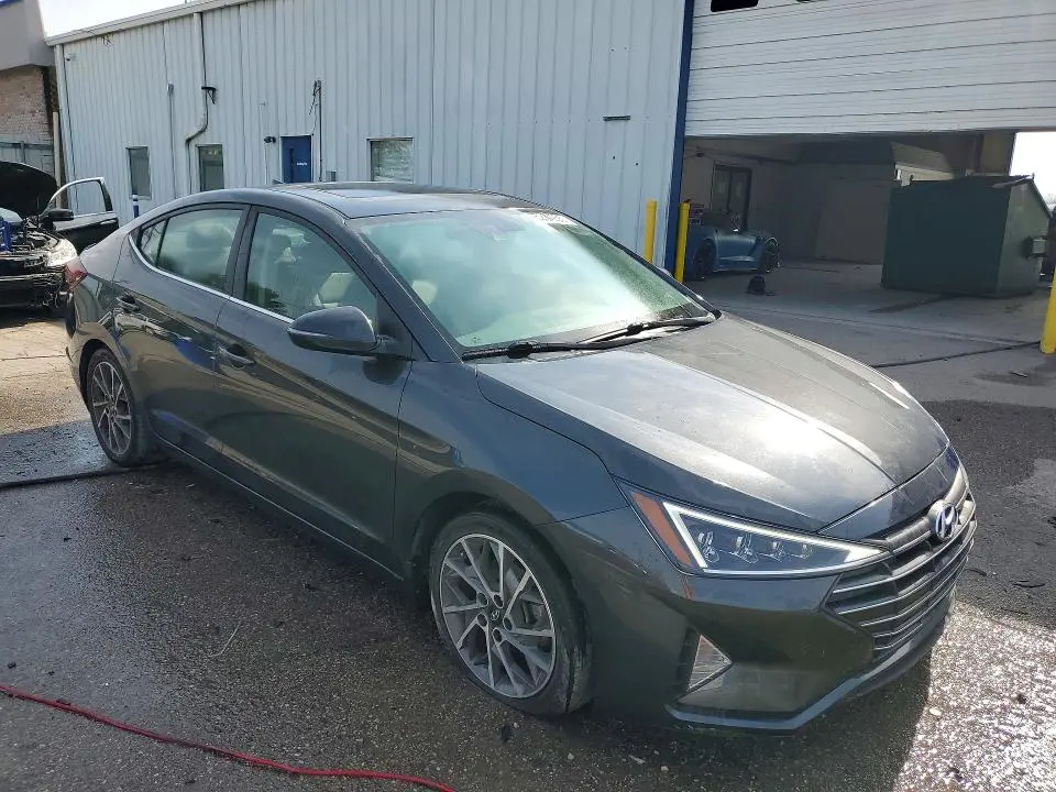 2020 HYUNDAI ELANTRA SEL  