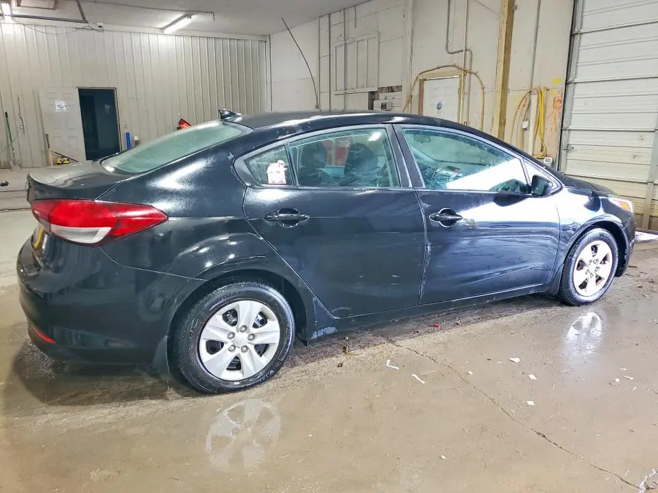 2017 KIA FORTE LX  